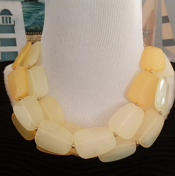 ❇ NWT ❇ The Limited Frosted Ombre´ Layered Statement Necklace, Yellow and Gold - Picture 2 of 7